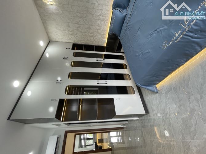 5 TẦNG - TÔ KÝ - QUẬN 12 - 63M2 - HẺM XE TẢI THÔNG - NHÀ ĐẸP LUNG LINH - NỘI THẤT CAO CẤP - 5
