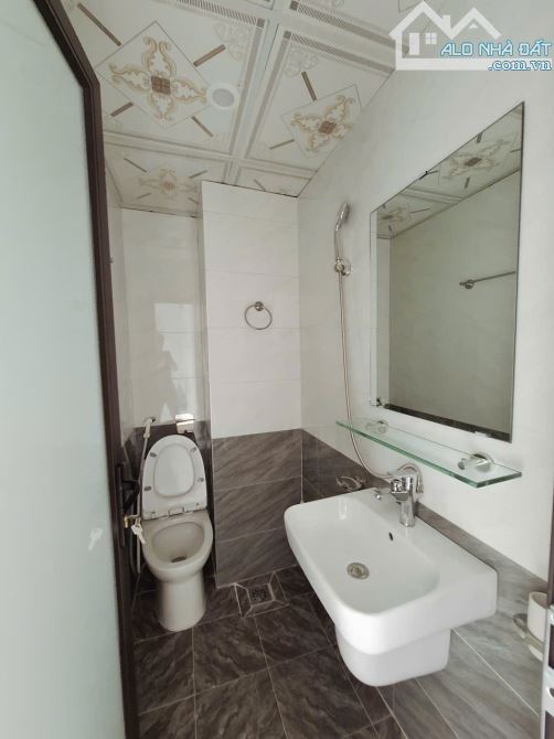 BÁN CCMN TRIỀU KHÚC 87M2 8 TẦNG THANG MÁY - ĐỦ PCCC - 24 PKK năm có 1,2 tỷ, giá 17 tỷ - 5