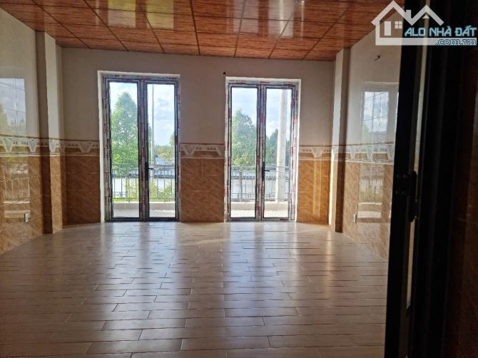 BÁN Shophouse 1 trệt 3 lầu, mặt tiền Trần Hưng Đạo, P5, TP Vị Thanh, HG (Nay là Phường Vị - 5