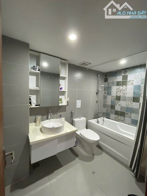 Biệt thự khu vip ngõ 158 NGUYỄN SƠN phường Gia Thụy Long Biên - 122m 4tầng MT 6,5m giá tốt - 5