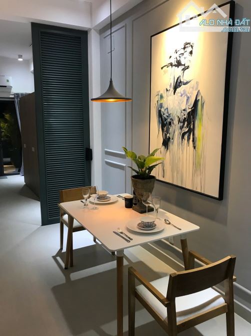 LUXURY STUDIO FULL INTERIOR BALCONY EXTREMELY BEAUTIFUL IN DIÍTRICT 4 - 5
