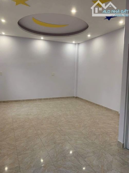 Bán Nhà Dĩ An, 105m2 x 4tầng, Xe Hơi Thông, Sổ Hồng Riêng, Chỉ 5 tỷ x - 6