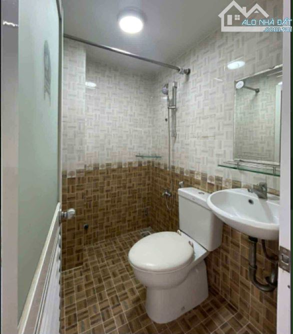 Bán nhà đẹp 4 tầng - Nguyễn Cảnh Chân- Q1- dòng tiền cho thuê 18tr- giá chưa đến 6 tỷ - 6