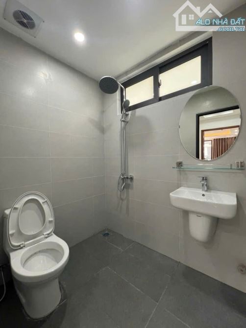 B.Á.N NHÀ  LAI XÁ, GARA , Ô TÔ TRÁNH, THOÁNG TRƯỚC SAU ,  THANG MÁY NHẬP  43M2, 10 TỶ 6 - 4
