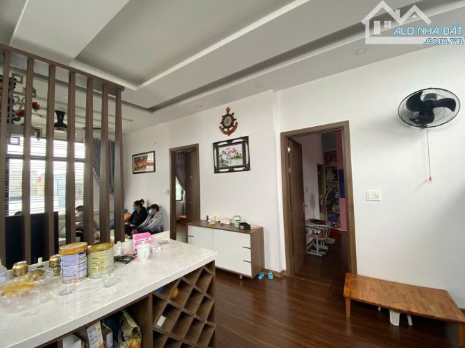 Bán Nhà 3 Tầng gồm 1 căn họ penhouse và 6 phòng trọ kiệt Ô tô Nguyễn Hữu Thọ - 6