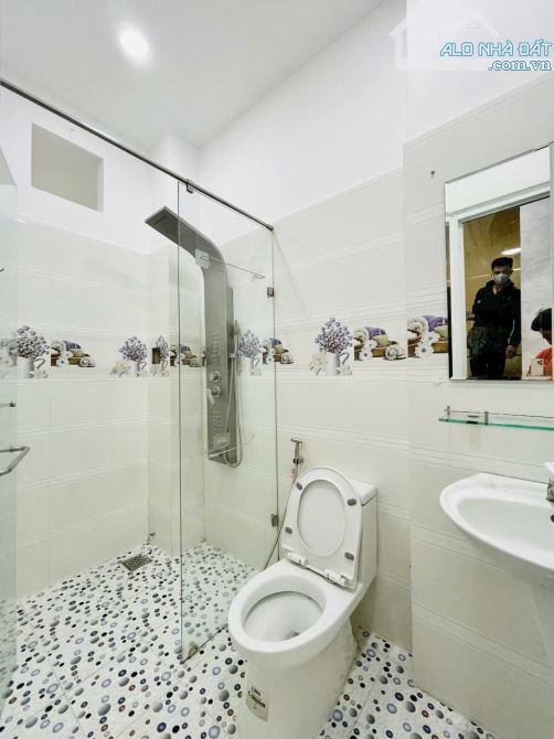 Giảm sốc 400 triệu cần bán gấp Nhà hẻm xe hơi Quang Trung - 4 tầng 4PN 4WC - 6