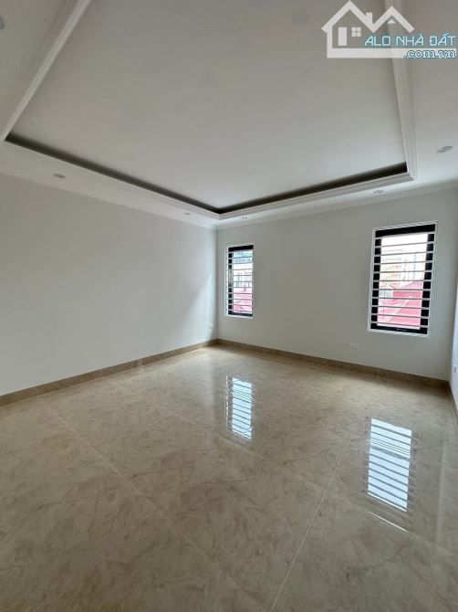 BÁN NHÀ PHÂN LÔ PHÙNG CHÍ KIÊN – 66M², 6 TẦNG, THANG MÁY, 2 Ô TÔ VÀO NHÀ – 35 TỶ - 6