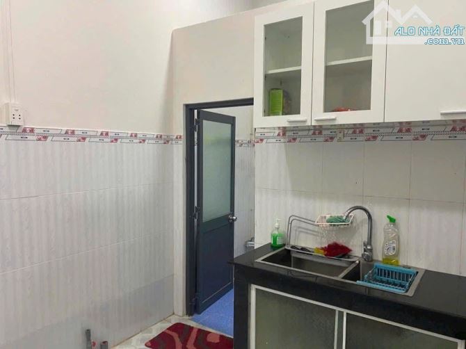 950TR Hàng chuẩn sổ hồng riêng ngay Bà Điểm cần bán gấp căn nhà 70m2 - 6