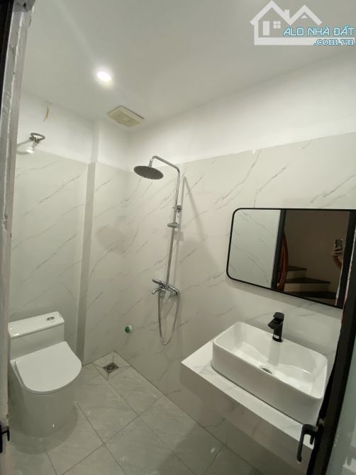 Chính chủ gửi bán nhà La Phù, ô tô đỗ cổng, tiện ích ngập tràn dt 37m2 x 5 tầng x giá: 4.6 - 6