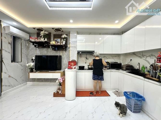 🏡 BÁN NHÀ GIÁ TỐT – CHỈ 2 TỶ 890 TRIỆU 📍 Vị trí: Mặt tiền đường Hưng Long, xã An Phú Tây - 6