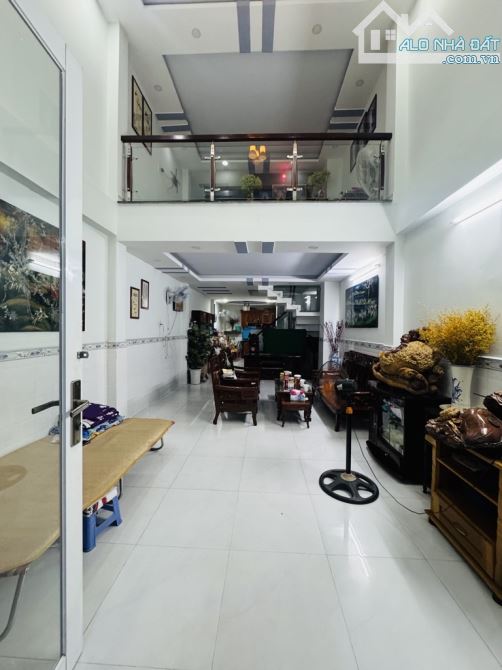 NHÀ KHU KINH DƯƠNG VƯƠNG - 5 TẦNG - HẺM 6M THÔNG - 4X18.5) - GIÁ 4,5 TỶ - 6