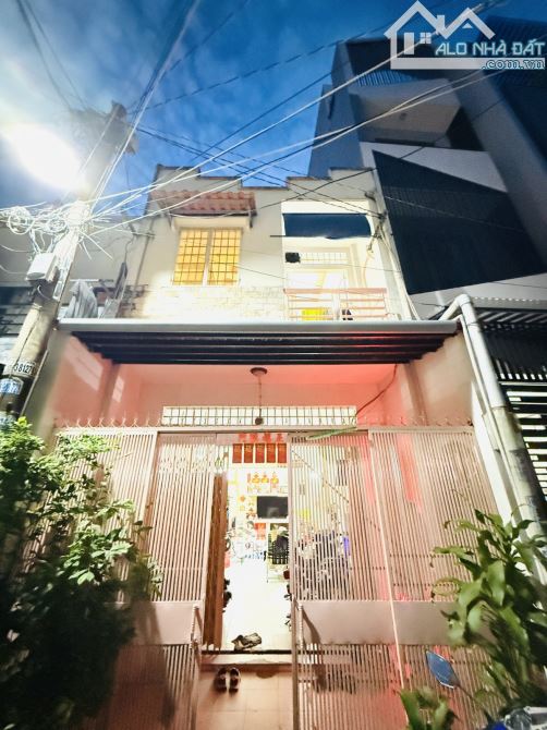 🏘🔥GIÁP QUẬN 11 – 2 TẦNG - 4PN - HẺM XE HƠI – 48M2 - SỔ VUÔNG ĐÉT - P.LÝ CHUẨN-CHỈ 5,5 TỶ - 6