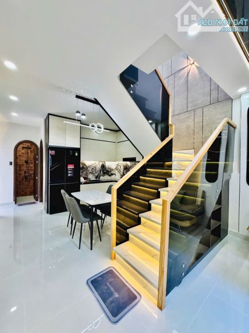 NHÀ MỚI Ở NGAY- BÁN NHÀ KHU PHÂN XICH LONG- 4,4 x 10- GIÁ 6,8tỷ - 6