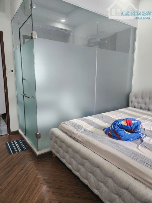 CÁCH  3 CĂN NHÀ MẶT TIỀN XE HƠI  NGANG 4.6 X12 NHÀ ĐÚC BÊ TÔNG MỚI  TÂN HƯNG Q7 - 7
