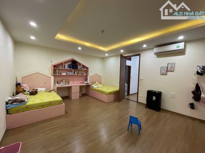 BÁN NHÀ BIỆT THỰ 122m2 NGUYỄN SƠN- Ô TÔ ĐỖ CỬA. HOA HẬU. MT 6M. HƠN 18 TỶ - 7
