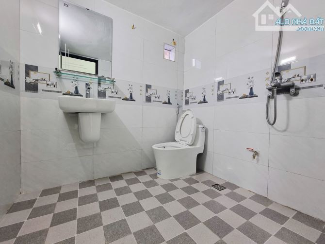BÁN NHÀ TRẦN HUY LIỆU, SAU 1 NHÀ NGÕ Ô TÔ CHẠY THÔNG , 52M2, 2 TỶ 050 TRIỆU - 7