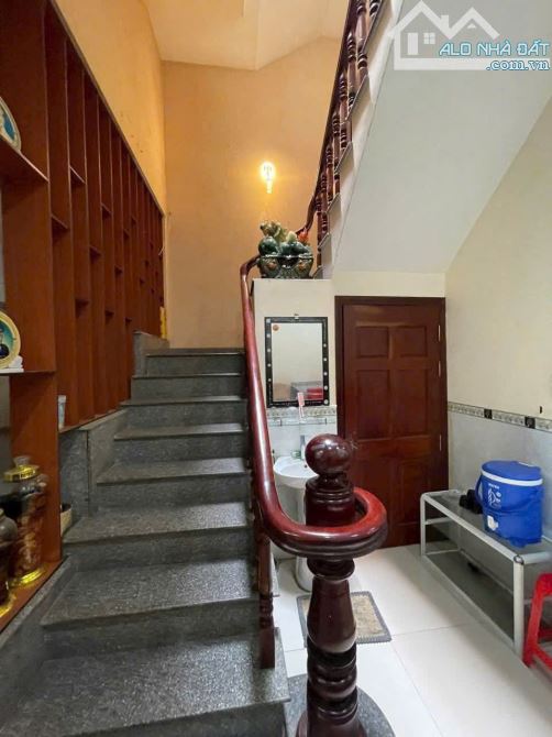 MÌNH BÁN NHÀ LẦU MTKD NGAY ĐẠI HỌC ĐỒNG NAI DOANH THU 120TR/ THÁNG - 7