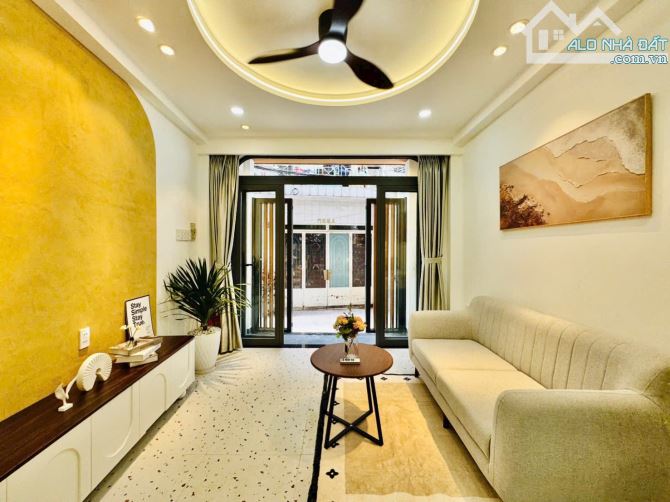 🟢 NHÀ ĐẸP CẠNH PHỐ  PHAN XÍCH LONG-DTSD: 110M2 SÀN+ 4TẦNG-3 PN-CHỈ: - 7