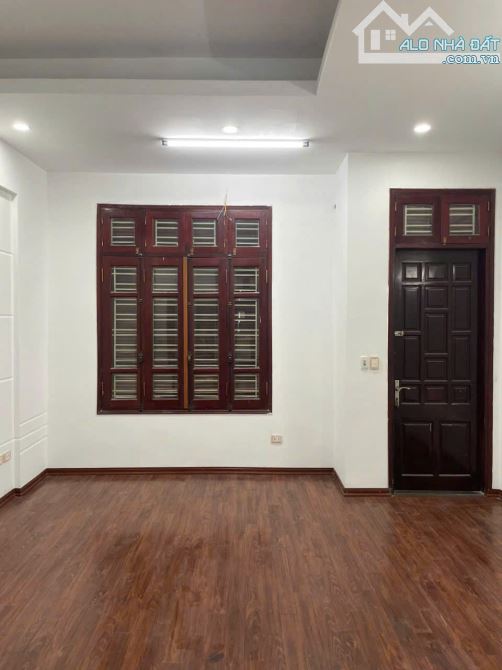 Cho thuê nhà ô tô, kd, vp, Nguyễn Khánh Toàn, Cầu Giấy, 80m2, 5 tầng, 42tr - 7