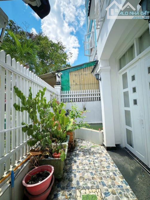 Bán Biệt Thự MT Đường Số 10 KDC PP5 - 7m x 19.5m - 136.5m.2 - 1Trệt 2 Lầu - - 8
