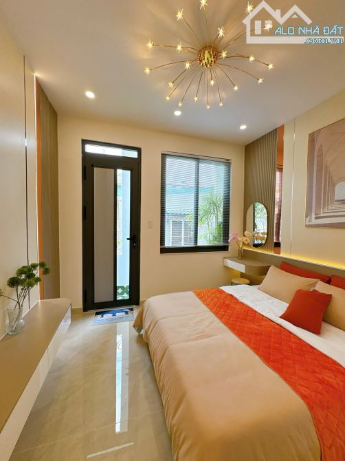 NHÀ ĐẸP MỚI SÁT MT PHẠM VĂN CHIÊU 4,5x11M - LỮNG 2 LẦU - 3PN -4WC - 6TY6. - 8
