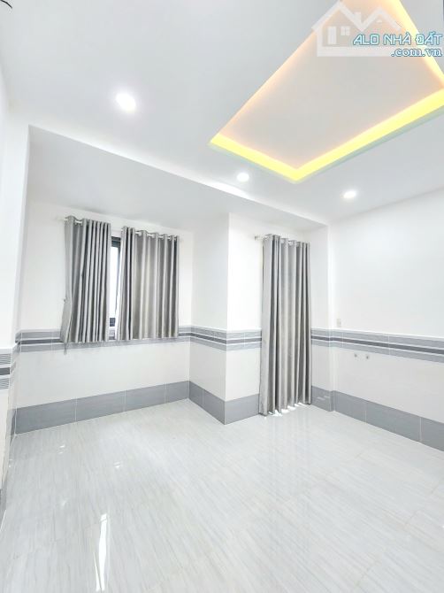Bán nhà mới 1 lầu gần MT đường Phạm Thế Hiển P.6 Quận 8 - 8
