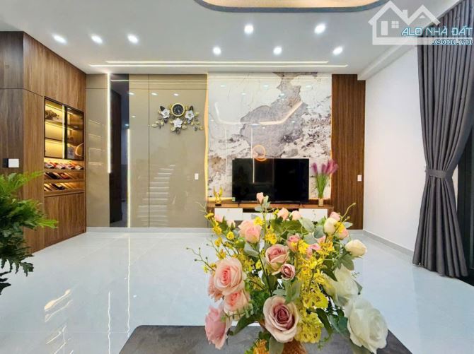Bán nhà hẻm xe tải 6m đường Quang Trung, P.14, 5 x 14, 3 tầng, 4PN giá 7.95 tỷ tl - 8