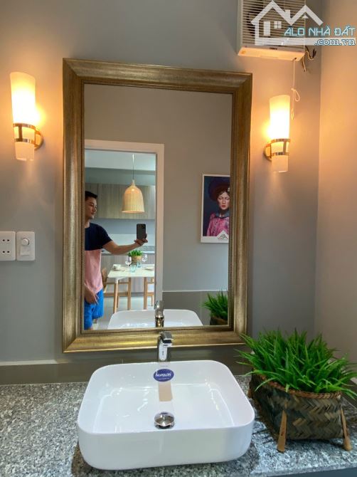 LUXURY STUDIO FULL INTERIOR BALCONY EXTREMELY BEAUTIFUL IN DIÍTRICT 4 - 8