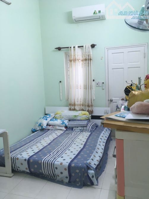 🚗 Bán nhà 1 trệt 3 lầu – 4PN, 5WC, sân rộng – hẻm ôtô Bà Huyện Thanh Quan - 140m² – 8.7tỷ - 9