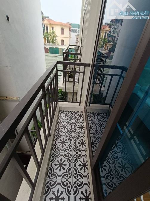 HIẾM - LÔ GÓC - NGÕ THÔNG TỨ TUNG - Ô TÔ ĐỖ CỔNG - SĐCC - SẴN GPXD - FULL NỘI THẤT - 9