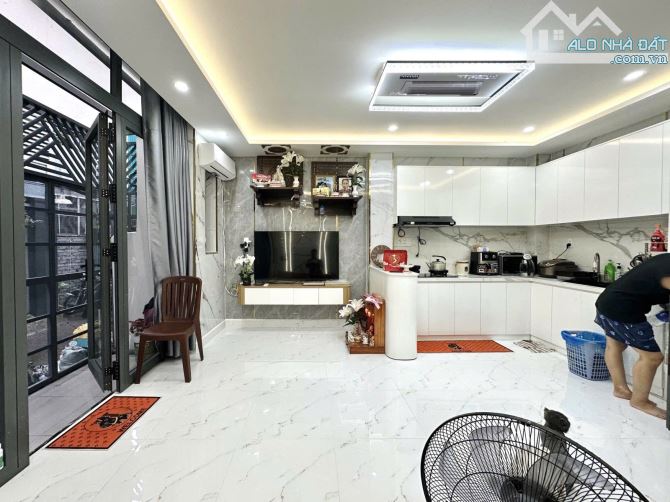 🏡 BÁN NHÀ GIÁ TỐT – CHỈ 2 TỶ 890 TRIỆU 📍 Vị trí: Mặt tiền đường Hưng Long, xã An Phú Tây - 9