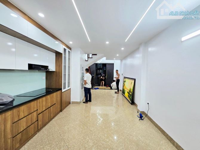 PHÁO ĐÀI LÁNG –LÁNG THƯỢNG -ĐỐNG ĐA -  44M² – 5 TẦNG – GẦN PHỐ – Ở NGAY/CHO THUÊ – 14 TỶ - 9