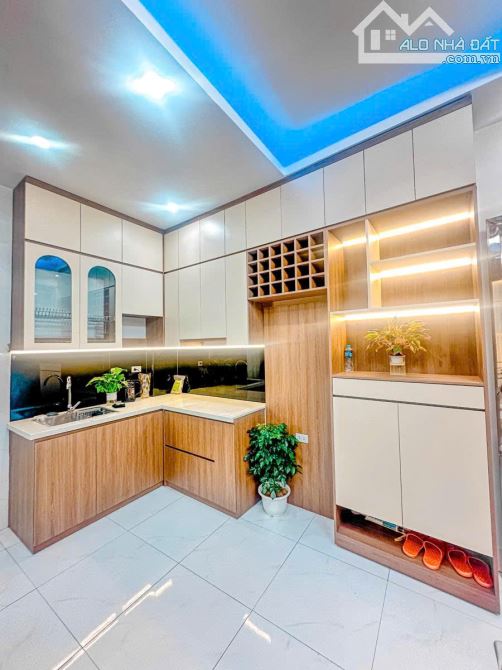 Nhà Đẹp ngõ GỐc Đề - 30m2 -5 Tầng - Mt 5m - Full nội Thất - 6.2 Tỷ - 9