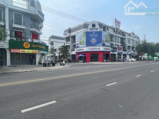 BÁN Shophouse 1 trệt 3 lầu, mặt tiền Trần Hưng Đạo, P5, TP Vị Thanh, HG (Nay là Phường Vị - 9