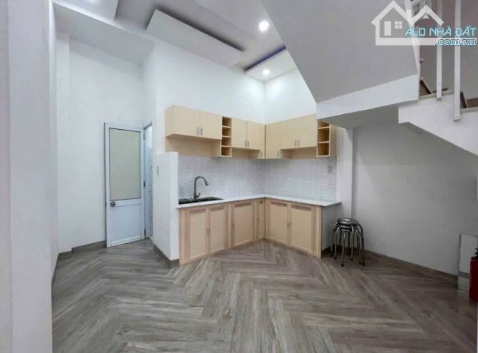 Bán nhà 3 tầng mặt tiền đường Nguyễn Thị Minh Khai DT51.4m2 ngang4m giá 12,9 Tỷ