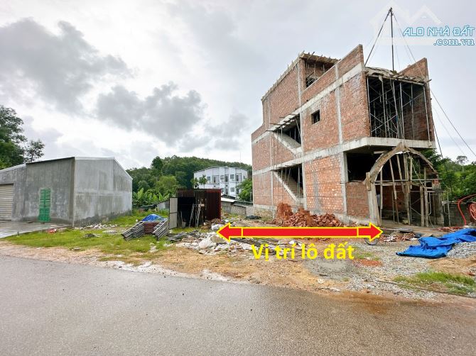 Bán đất 97,4m2 mặt tiền đường Phùng Lưu, phường Thanh Thuỷ, TP Huế, gần trường ĐH Luật