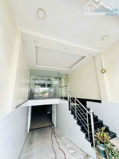 Chỉ 22 Tỷ-Nhà 1 Hầm 4 Tầng DT:80m2(4mx20m) Đường Rộng 32m,An Phú-An Khánh,Quận 2