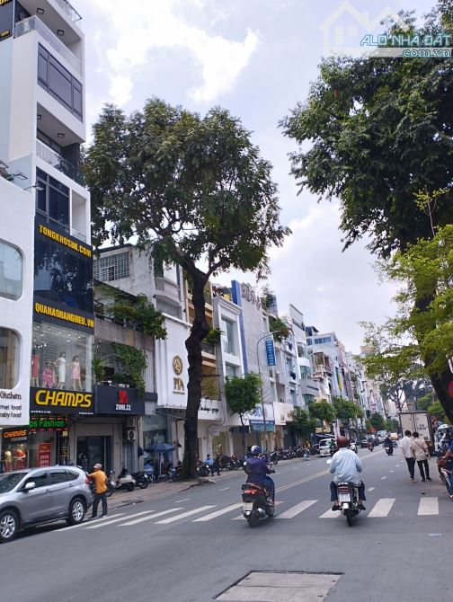 Siêu phẩm nhà mặt tiền đường Võ Văn Tần Quận 3,dt 8x22 đường 2 chiều