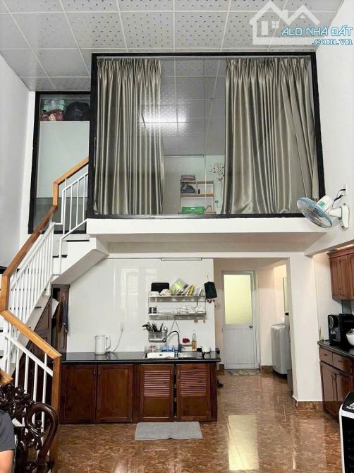 Bán nhà gác lửng, Kiệt Lê Huân, đối diện trường THCS Trần Cao Vân, trung tâm Nội thành Huế