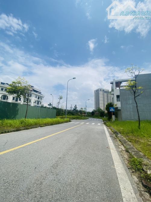 Bán ô góc 155m2 ViPit Praza, Định Trung giá 41,5tr/m2  . - 1