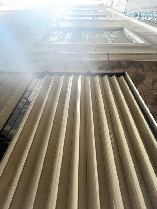 Bán nhà phố Mễ Trì Hạ, 36m2 - bãi gửi Ô TÔ - SĐCC vuông đẹp