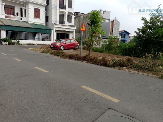 DIỆN TÍCH RỘNG - MẶT TIỀN ĐẸP - CHIA LÔ - Ô TÔ 16 CHỖ - 1
