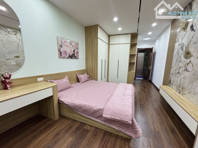 BÁN NHÀ ĐẸP XUÂN THUỶ – THANG MÁY 6 tầng – 40m²– NGÕ THÔNG TRẦN QUỐC VƯỢNG. 13 tỷ