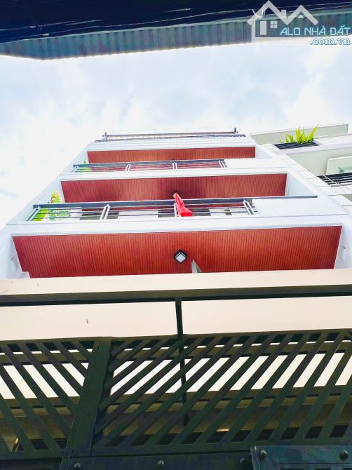 BÁN TOÀ NHÀ 5 TẦNG NHỈNH 8 TỶ TẠI PHAN XÍCH LONG - 200M² - 3PN,4WC - BANK CHO VAY 5
