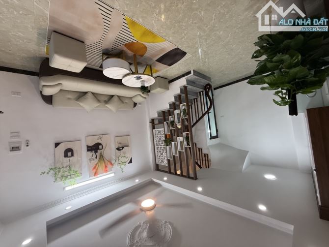 Bán nhà phân lô, ngõ ô tô đỗ đỗ cổng, hiếm đẹp, Thạch Bàn, Long Biên. Dt 36M² x 5 Tầng
