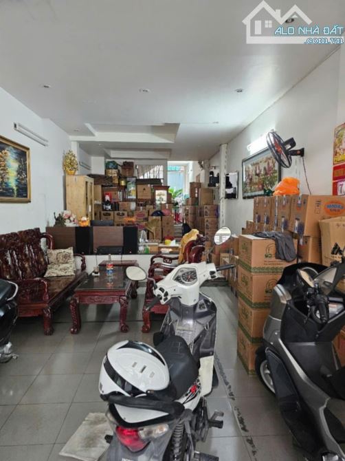 Bán nhà đẹp 3 tầng,ô tô đỗ ngày đêm .Tân Thuận,Quận 7.Giá 13.5 tỷ.