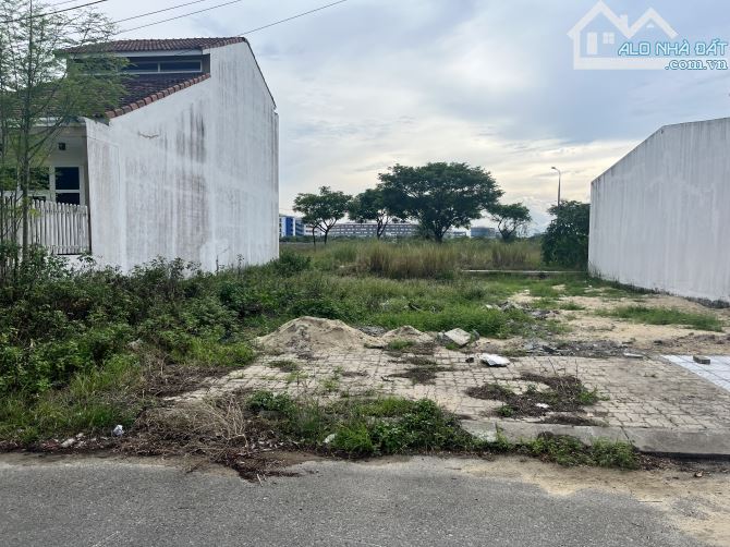 BÁN ĐẤT BIỂN TÂN TRÀ ĐƯỜNG HUỲNH THỊ MỘT, 100m2, NGANG 5m, GIÁ 4,15 TỶ.