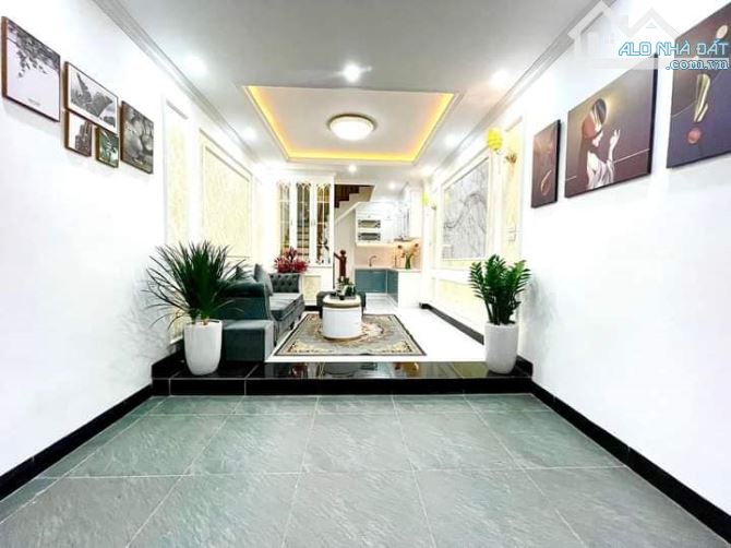 Bán nhà Minh Khai, nhà mới, ngõ thông, gần Ô tô, 42m2, 6.5 tỷ