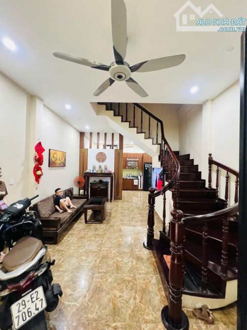 Chính chủ bán nhà đẹp 5 tầng, 47m, mặt tiền mênh mông, ở sướng, KD đỉnh cao, Hoàng Cầu