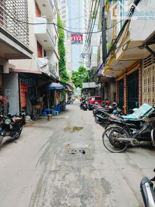 Oto đỗ cửa, vị trí đẹp gần Phố, Minh Khai full nội thất 5 tầng đẹp 32m2 sổ. Giá 7.8 tỷ